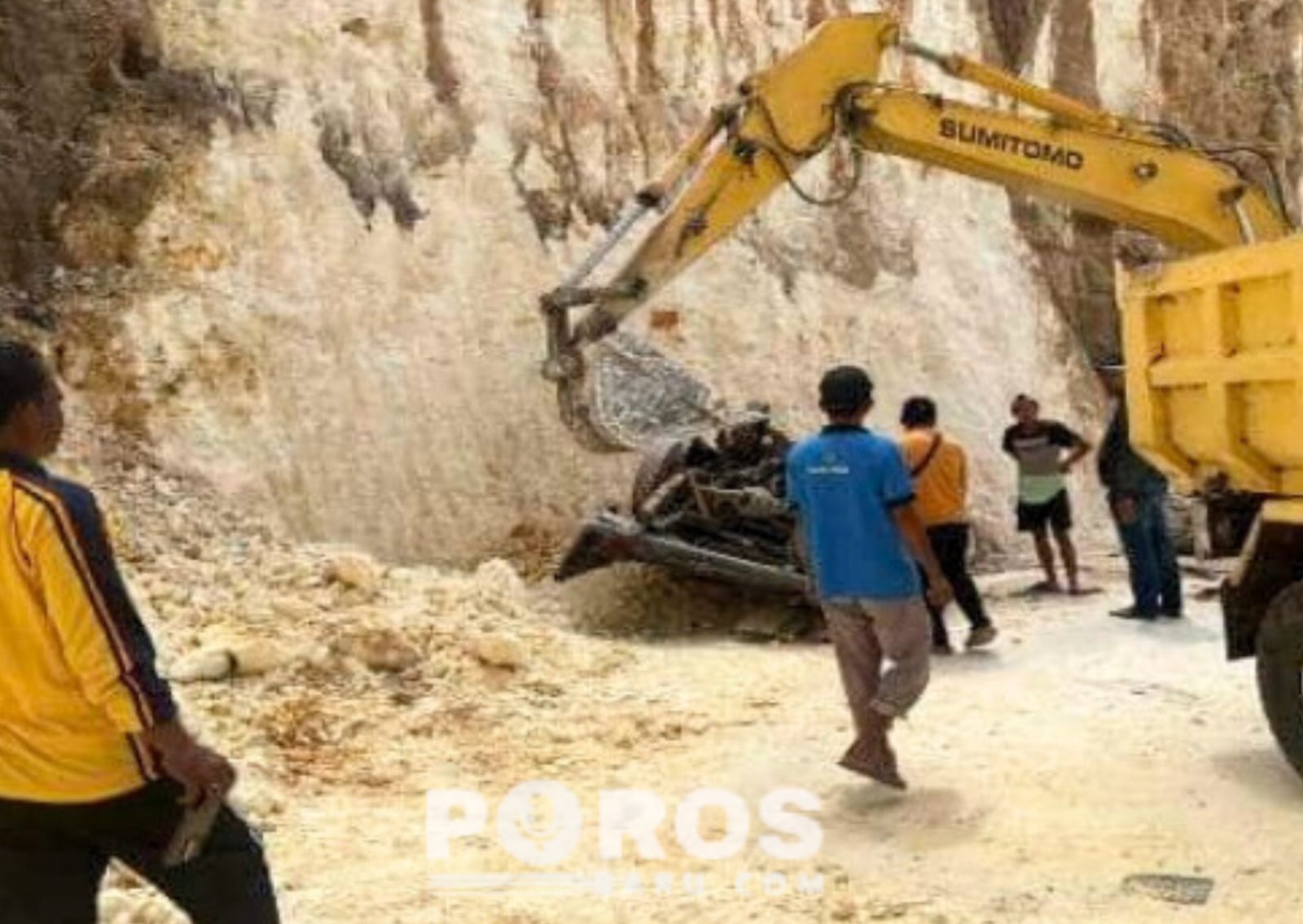 Anggota Komisi III DPRD Kabupaten Sumenep, Ahmad Yazid, menyampaikan pernyataan mengenai risiko pertambangan Galian C tanpa izin menyusul insiden yang terjadi di Kecamatan Pragaan.