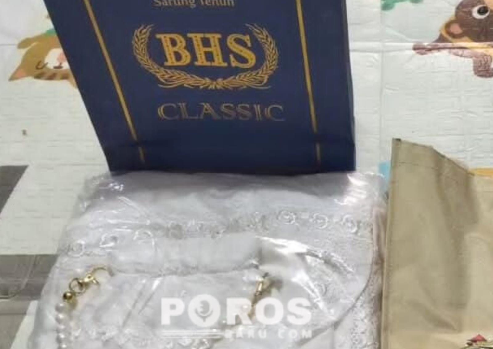 Komisi Pemberantasan Korupsi (KPK) melalui Asep Guntur Rahayu mengingatkat kepala daerah tidak memberikan THR kepada pihak eksternal, termasuk Forkopimda.