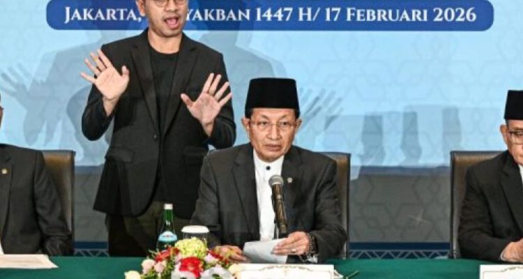 Mentri Agama RI, KH. Nasaruddinn saat mengumumkan hasil sidang isbat Idul Fitri 1447 H di Kantor Kemenag, Kamis (19/03), pukul 19.45 WIB.