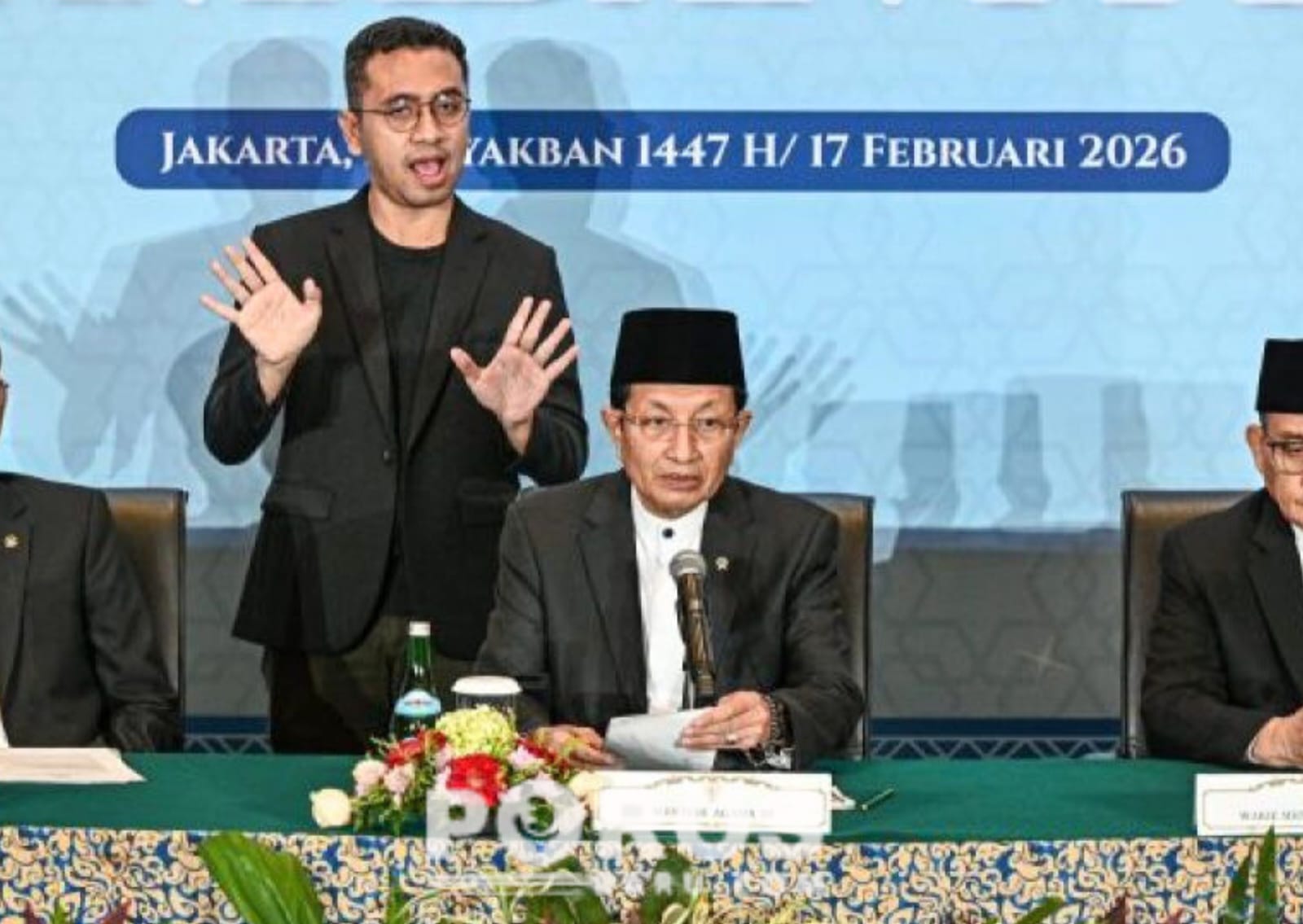 Mentri Agama RI, KH. Nasaruddinn saat mengumumkan hasil sidang isbat Idul Fitri 1447 H di Kantor Kemenag, Kamis (19/03), pukul 19.45 WIB.