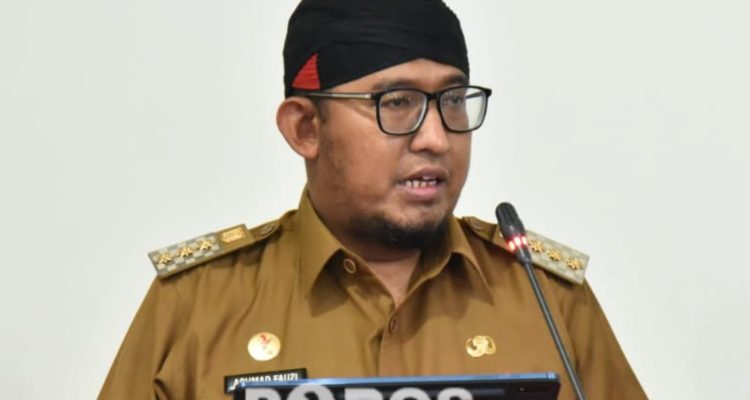 Bupati Sumenep, Acmad Fauzi Wongsojudo mengeluarkan Surat Edaran No 17 Tahun 2026 tentang Penghematan Penggunaan BBM.