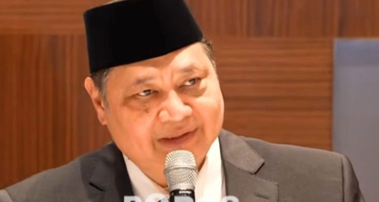 Pemerintah melalui Mentri Koordinator Perekonomian Indonesia, Airlangga Hartarto tetapkan WFH bagi ASN, Selasa (31/03) di Soel, Korea Selatan.