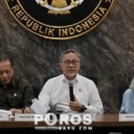 Mentri Koordinator Biidang Pangan sekaligus Ketua Satgas Kopdes Merah Putih, Zulkifli Hasan, saat jumpa pers di kantor Kemenko Pangan, Rabu (15/04).