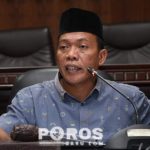 Wakil Ketua DPRD Sumenep, H. Dul Siam memberi sorotan terhadap ketimpangan infrastruktur menyusul peristiwa ibu hamil yang terpaksa ditandu di Kangayan.