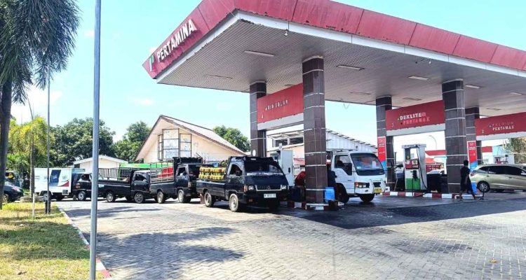 Harga Bahan Bakar Minyak (BBM) hari ini yang dikelola PT Pertamina (Persero) di Indonesia kembali mengalami kenaikan pada hari ini, Sabtu (18/04).