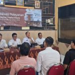 Disbudpoarapar, DPM STP dan Satpol PP Sumenep saat memberikan materi edukasi kepada pelaku usaha.