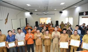 BPS Sumenep bersama Pemkab serta Pemdes binaan program Desa Cantik 2026 saat berfoto bersama usai sosialisai.