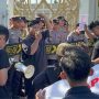 Batalyon Sumenep Gapada Sumenep mendesak Pemkab Summenep berpihak pada warga terdapak dala sengketa lahan Batalyon Sumenep.
