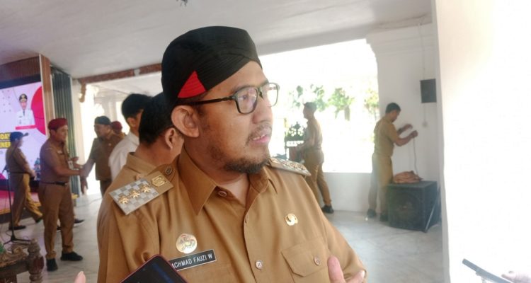 Bupati Sumenep, Ahcmad Fauzi menanggapi wacana PPPK dirumahkan selepas resepsi pelantika Tim Ahli Cagar Budaya.