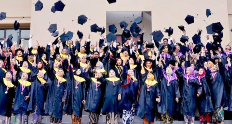 BPS Jawa Timur mencatat lulusan universitas menjadi penyumbang tertinggi pengangguran di Jawa Timur pada bulan Februari 2026.