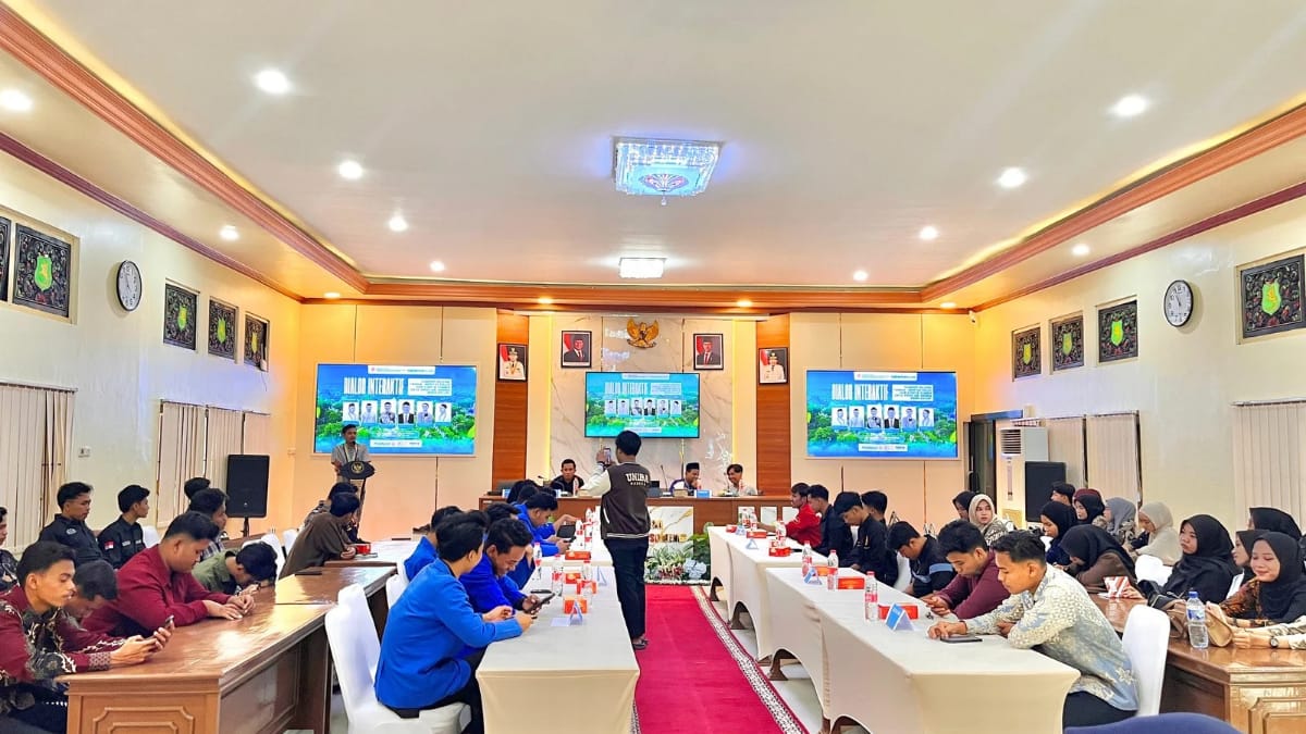 Sinergi: suasana saat forum dialog Iinteraktif antara PMII UNIBA dan Kepala DLH Sumenep, Anwar Syahroni Yusuf.