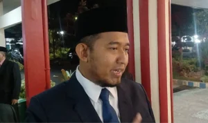 Bupati Sumenep, Achmad Fauzi Wongsojudo, usai melantik empat pejabat setingkat Pimpinan Tinggi Pratama, Selasa (23/06) malam.