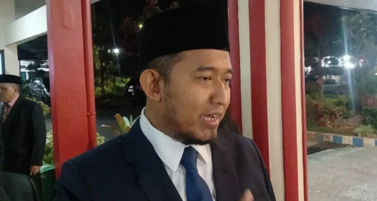 Bupati Sumenep, Achmad Fauzi Wongsojudo, usai melantik empat pejabat setingkat Pimpinan Tinggi Pratama, Selasa (23/06) malam.