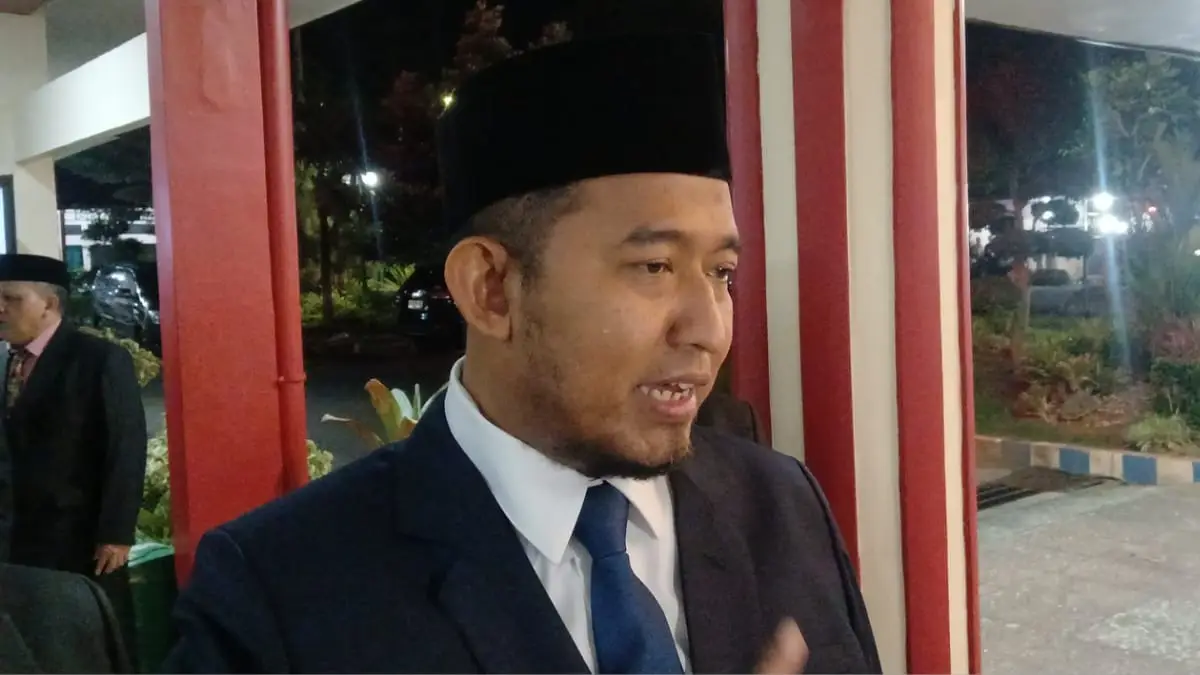 Bupati Sumenep, Achmad Fauzi Wongsojudo, usai melantik empat pejabat setingkat Pimpinan Tinggi Pratama, Selasa (23/06) malam.