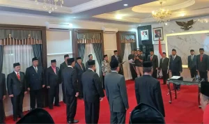 Bupati Sumenep Lantik Empat Pejabat Pimpinan Tinggi (1) Empat pejabat Pimpinan Tinggi Pratama di lingkungan Pemkab Sumenep di mutasi Bupati.