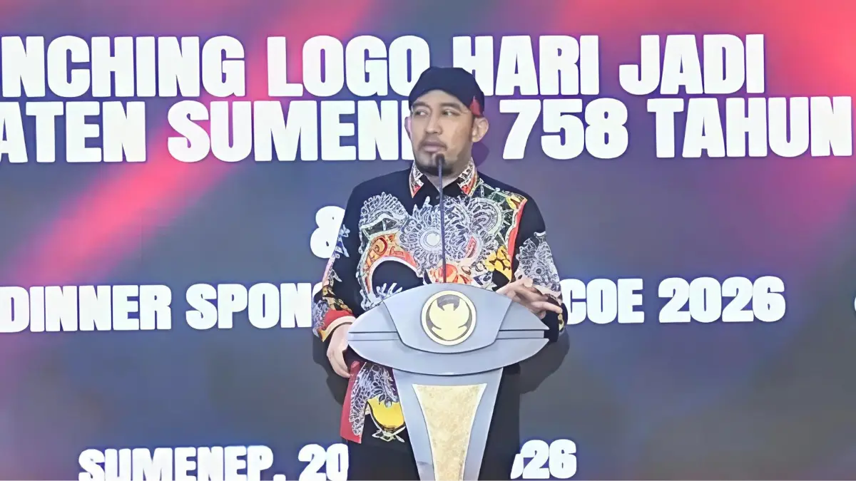 Bupati Sumenep, Achmad Fauzi Wongsojudo, saat meresmikan logo hari jadi kota Sumenep ke-758. (Foto:porosbaru.co/aditya).