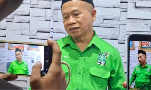 Ketua terpilih DPC PKB Sumenep, Drs. Kamalil Irsyad atau K. Ersyad saat konfrensi pers pasca pengumuman dirinya sebagai nahkoda baru PKB Sumenep.