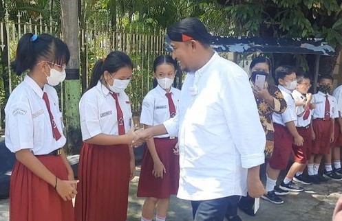Bupati Sumenep Tetapkan Selasa Hari Berbahasa Madura di Sekolah 1 Bupati Siswa