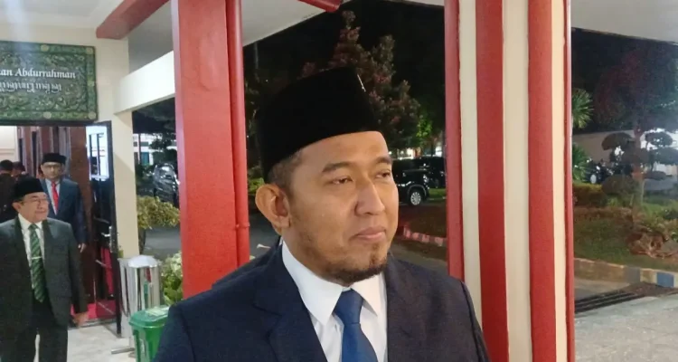 Bupati Sumenep, Ahcmad Fauzi Wongsojudo, pasca melantik lima pejabat setingkat Pimpinan Tinggi di Rumah Dinasnya.