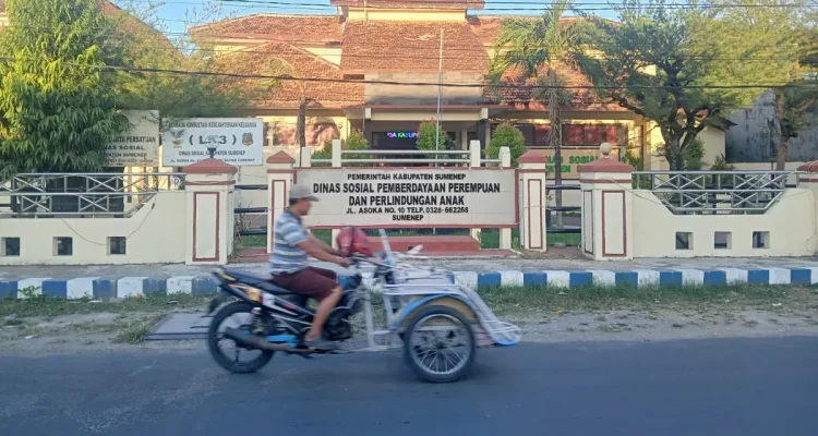 Kantor Dinsos P3A Kabupaten Sumenep di Jalan Dr. Soetomo, Pajagalan, Kota Sumenep.