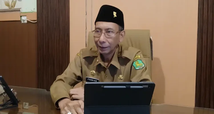 Kepala Bapenda Kabupaten Sumenep, Ferdiansyah Tetrajaya, saat ditemui oleh Porosbaru di ruangannya, Selasa (30/06) siang.