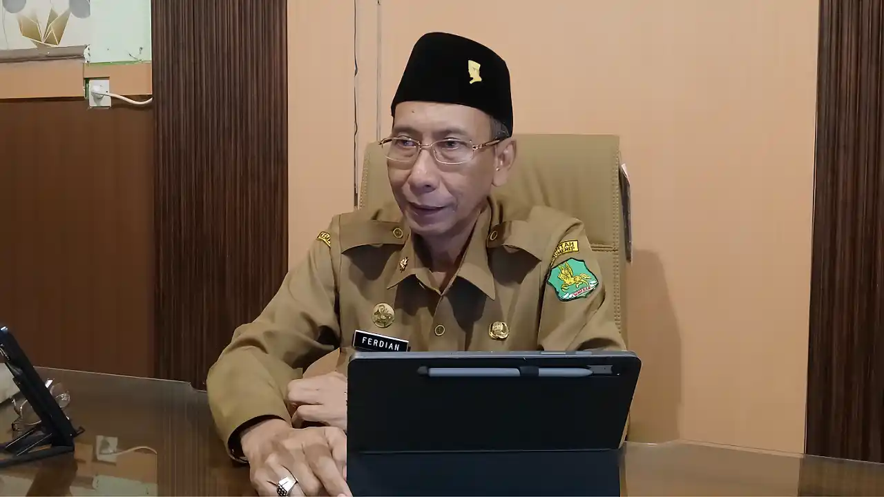 Kepala Bapenda Kabupaten Sumenep, Ferdiansyah Tetrajaya, saat ditemui oleh Porosbaru di ruangannya, Selasa (30/06) siang.