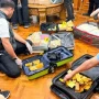 Polri temukan emas 74 Kg dan uang dolar di Brankas Sentul (1) Tumpukan emas dan uang dolar dalam pegeledahan di Sentul.