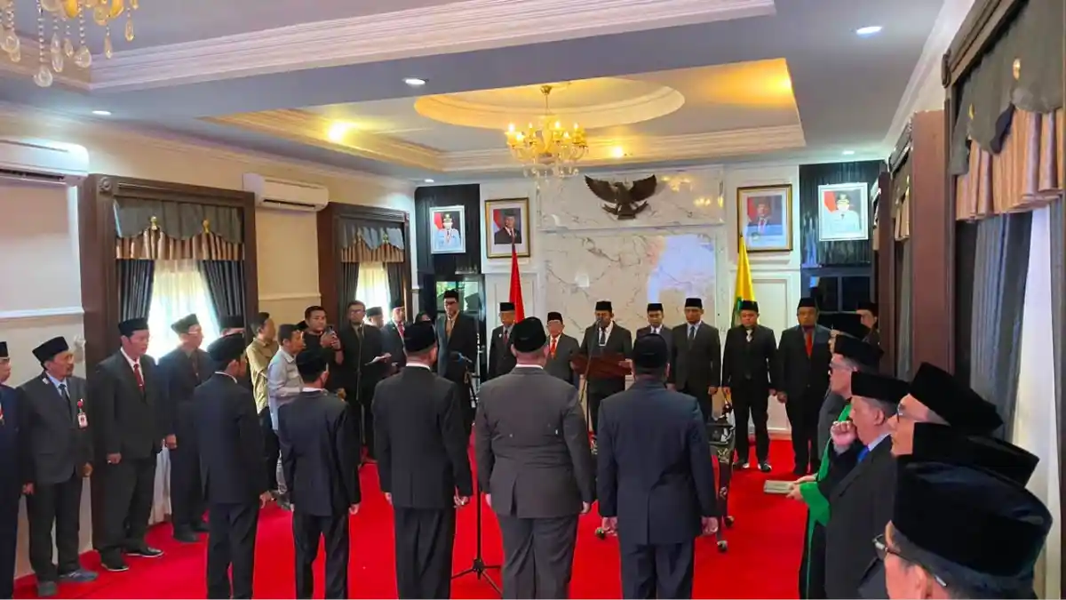 Pelantikan oleh pejabat di lingkungan Pemkab Sumenep oleh Bupati Sumenep.