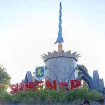 Tugu keris di Desa Sendang, Kecamatan Pragaan, Sumenep.