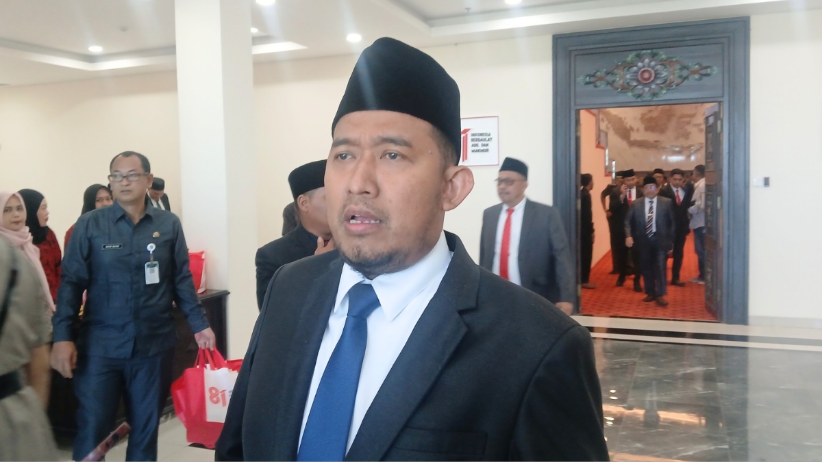 Bupati Sumenep, Achmad Fauzi Wongsojudo, imbau petani tembakau