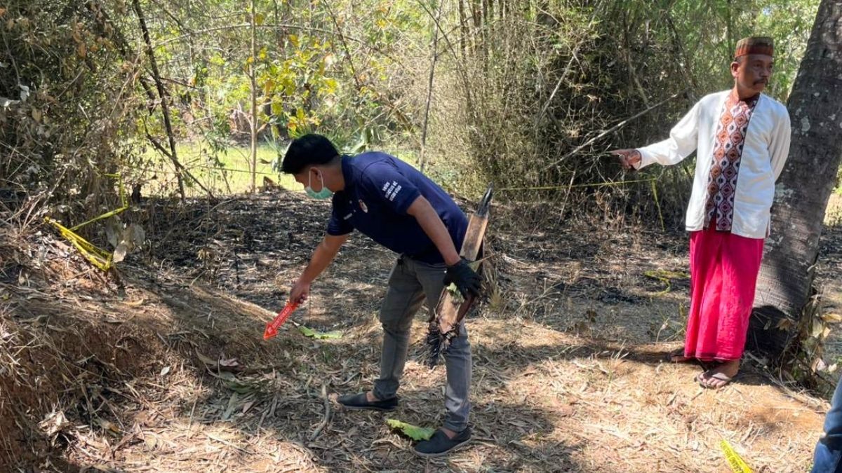 Lansia Asal Batang-Batang Sumenep Ditemukan Tewas Terbakar di Sawah 6 Lansia di Batang-Batang Tewa Terbakar. Polresta Sumenep tetap selidiki peristiwa tragis itu.