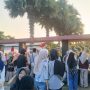 Paskibraka HUT RI Pemkab Sumenep Puluhan warga dan keluarga Paskibraka Sumenep saksikan upacara HUT RI 81 Sumenep di balik pagar Kantor Pemkab.