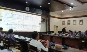 Pemkab Sumenep Tetapkan Harga Acuan Tembakau 2026 Petani Berpeluang Jual di Atas Titik Impas Pemkab Sumenep Tetapkan Harga Acuan Tembakau 2026 Petani Berpeluang Jual di Atas Titik Impas