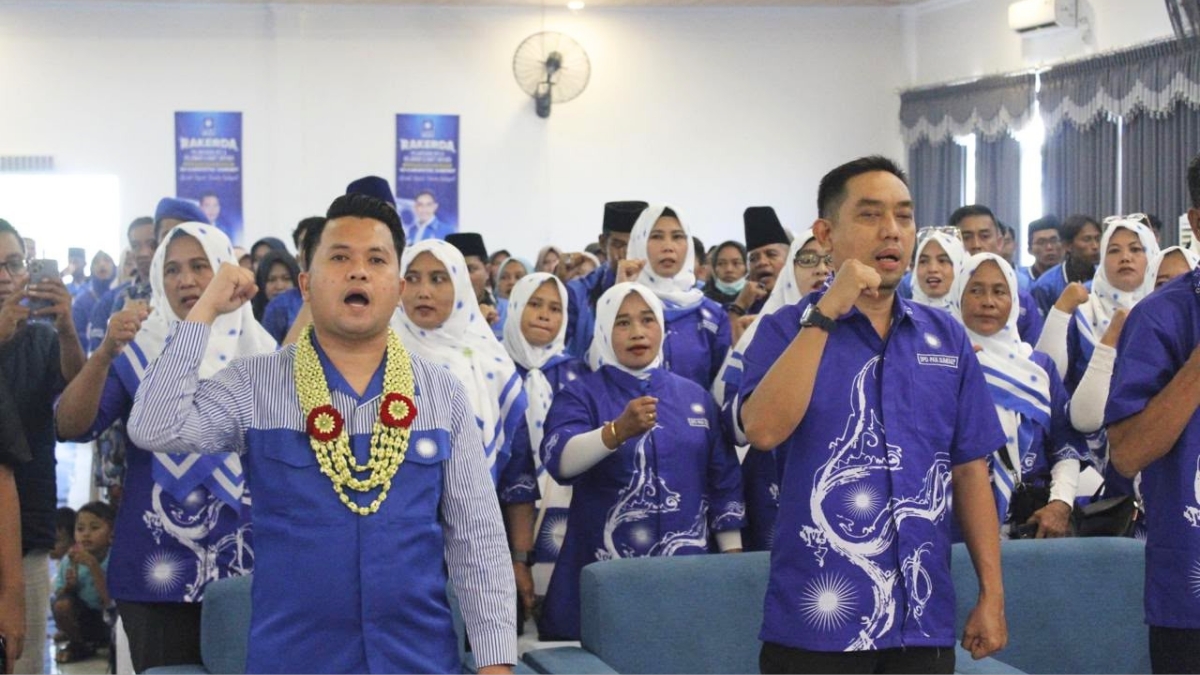 Slamet Ariyadi Kukuhkan 500 Relawan PAN di Sumenep
