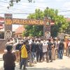 MR Belum Jadi Tersangka, Keluarga Korban Gruduk Polsek Kangean Beri Ultimatum 1×12 Jam 2 Dugaan Pencabulan Kangean Sumenep