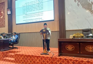 Bupati Tanggapi Kritik 7 Fraksi Soal APBD Sumenep 2027, Ini Segudang Janjinya 7 Bupati Tanggapi Kritik 7 Fraksi Soal APBD Sumenep 2027, Ini Segudang Janjinya