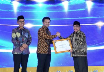 Pemkab Sumenep Raih 3 Penghargaan di Ajang Syariah Award Jawa Timur 7 Pemkab Sumenep Raih 3 Penghargaan di Ajang Syariah Award Jawa Timur