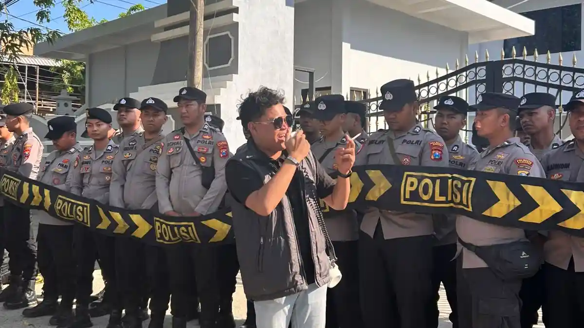 Jastra Desak Kejari Sumenep Klarifikasi Penanganan Kasus Anggota Polairud 1 jemmy-kurniawan-di-kejari-sumenep